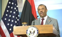 Libyens Ministerpräsident Abdulla al-Thinni tritt im Amt 