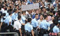 Hongkongs Polizei verhaftet acht Demonstranten in Mong Kok