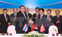 Vizepremierminister, Außenminister Pham Binh Minh besucht Thailand