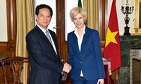 Premierminister Nguyen Tan Dung trifft portugiesische Parlamentspräsidentin Maria da Assunção