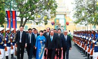 Premierminister Nguyen Xuan Phuc beginnt Besuch in Kambodscha