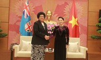  Parlamentspräsidentin Nguyen Thi Kim Ngan empfängt Delegation aus Fidschi