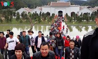 Lebendige Frühlingsfeste im ganzen Land