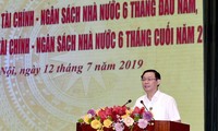 Vizeprermierminister Vuong Dinh Hue nimmt an der Online-Konferenz der Finanzbranche teil