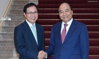 Premierminister Nguyen Xuan Phuc empfängt den Generaldirektor von Samsung Vietnam