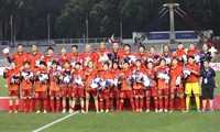 Vizestaatspräsidentin Dang Thi Ngoc Thinh würdigt vietnamesische Sportdelegation und Frauen-Nationalmannschaft