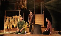  Theaterstück “Die Übrige” auf der Bühne des Opernhauses Hanoi