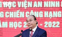 Staatspräsident Nguyen Xuan Phuc zu Gast beim 75. Traditionstag der Akademie für Volkssicherheit