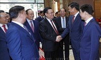 Parlamentspräsident Vuong Dinh Hue führt Neujahrsbesuch in Hanoi