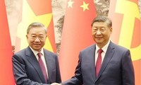 Glückwunschtelegramme zum 75. Nationalfeiertag Chinas