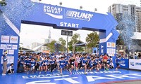 Mehr als 8000 Läufer nehmen am Marathonlauf Pocari Sweat Run Vietnam teil