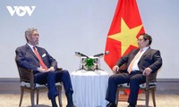 Besuch in der dominikanischen Republik: Premierminister Pham Minh Chinh trifft MIU-Generalsekretär Miguel Mejia