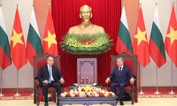 KPV-Generalsekretär To Lam und Premierminister Pham Minh Chinh treffen Bulgariens Präsident Rumen Radew