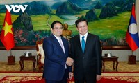 Premierminister Pham Minh Chinh trifft Laos Parteichef Thongloun Sisoulith