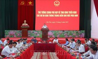 Premierminister Pham Minh Chinh tagt mit Ministerien, Branchen und Provinzen über Hauptprojekte im Süden