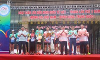 1000 Sportler nehmen am internationalen Vietnam-China-Freundschaftslauf teil 