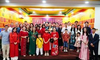 Treffen zum Tetfest und Eröffnung des vietnamesischen Kulturraums in Brunei