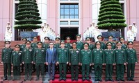 Vietnam, Laos forge closer defense ties