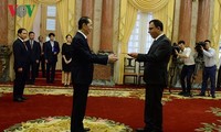 President receives new ambassadors