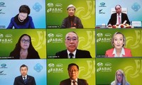 President attends dialogue between APEC leaders and ABAC