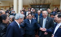 Leaders visit as Vietnam prepares to welcome Lunar New Year