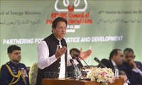 Pakistan's Prime Minister Imran Khan ousted in no-confidence vote