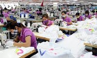 Vietnam posts trade surplus of 24 billion USD in 11 months