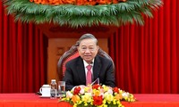 Vietnam, China committed to prioritizing bilateral ties