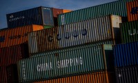 White House would consider cutting China tariffs, source says 