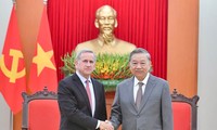 Party leader calls on Qualcomm to support Vietnam’s tech ambitions