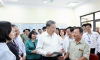 Party leader inspects rollout of two-tier local government in Hanoi