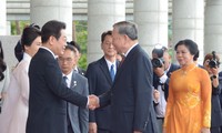 RoK welcomes Vietnam’s top leader with 21-gun salute