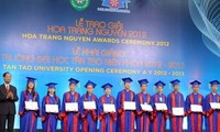 พิธีมอบรางวัล Hoa Trạng Nguyên