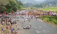 Then Kin Pang –เทศกาลสาดน้ำที่ใหญ่ที่สุดของเผ่าไทขาวในเวียดนาม