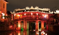 Romantic Hoi An on full moon night