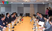 Vietnam calls for continued assistance from the WB and IMF