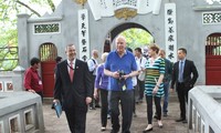 US Senator wraps up Vietnam visit