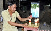 Maker of replicas of Truong Sa sovereignty marker