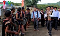 President Truong Tan Sang visits Kon Tum