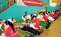 Voluntary blood donations and medical treatment reflect national unity