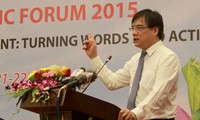 Vietnam focuses on reform and economic restructuring