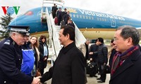 Prime Minister meets overseas Vietnamese in France