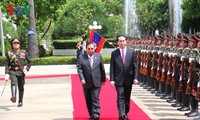 President begins state visit to Laos