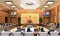 越南国会副主席冯国显会见美国-东盟商务理事会代表团