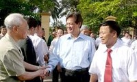 Premierminister Nguyen Tan Dung trifft Wähler in Haiphong