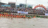 Bootsrennen der Khmer-Volksgruppe in Soc Trang