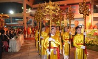 Blumenfest und Markt zu Ehren der Handwerksdörfer in Vietnam