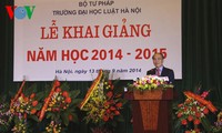 Parlamentspräsident Nguyen Sinh Hung: Vietnam braucht gute Justiz-Beamte