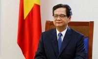 Premierminister Nguyen Tan Dung trifft Vertreter der Vorbilder der Nord-West Region