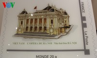 Frankreich gibt eine Briefmarkensammlung mit Motiven über Vietnam heraus